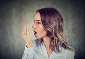 Hôi miệng sau nhổ răng khôn